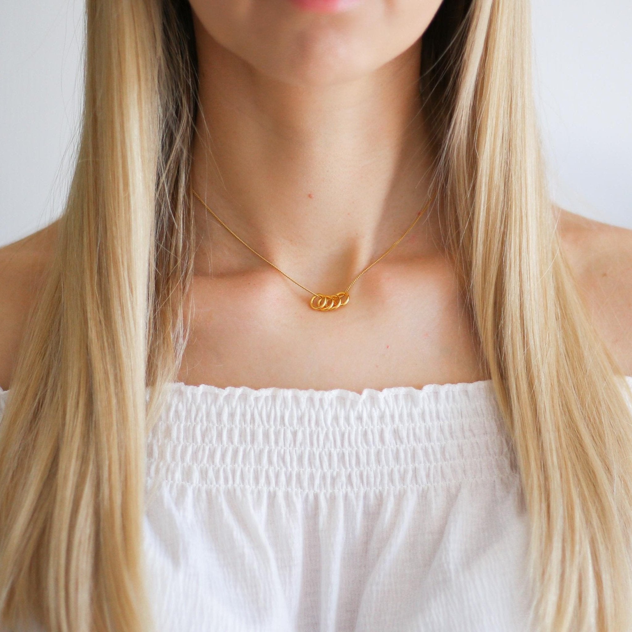 Tiny Rings Necklace