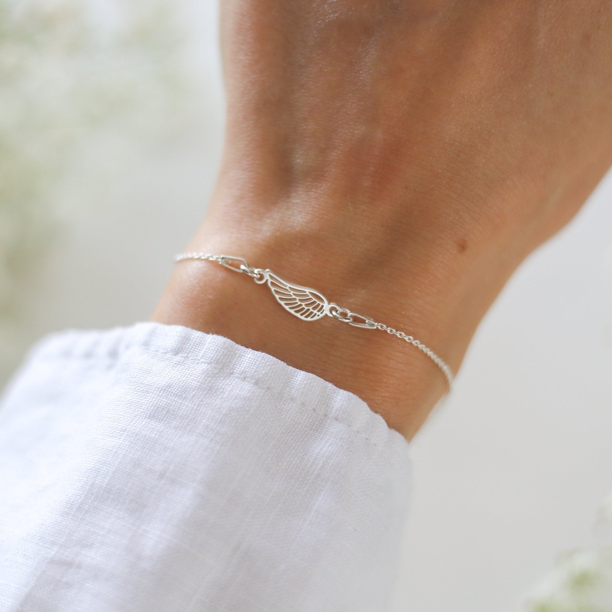 Dainty Angel Wing Bracelet